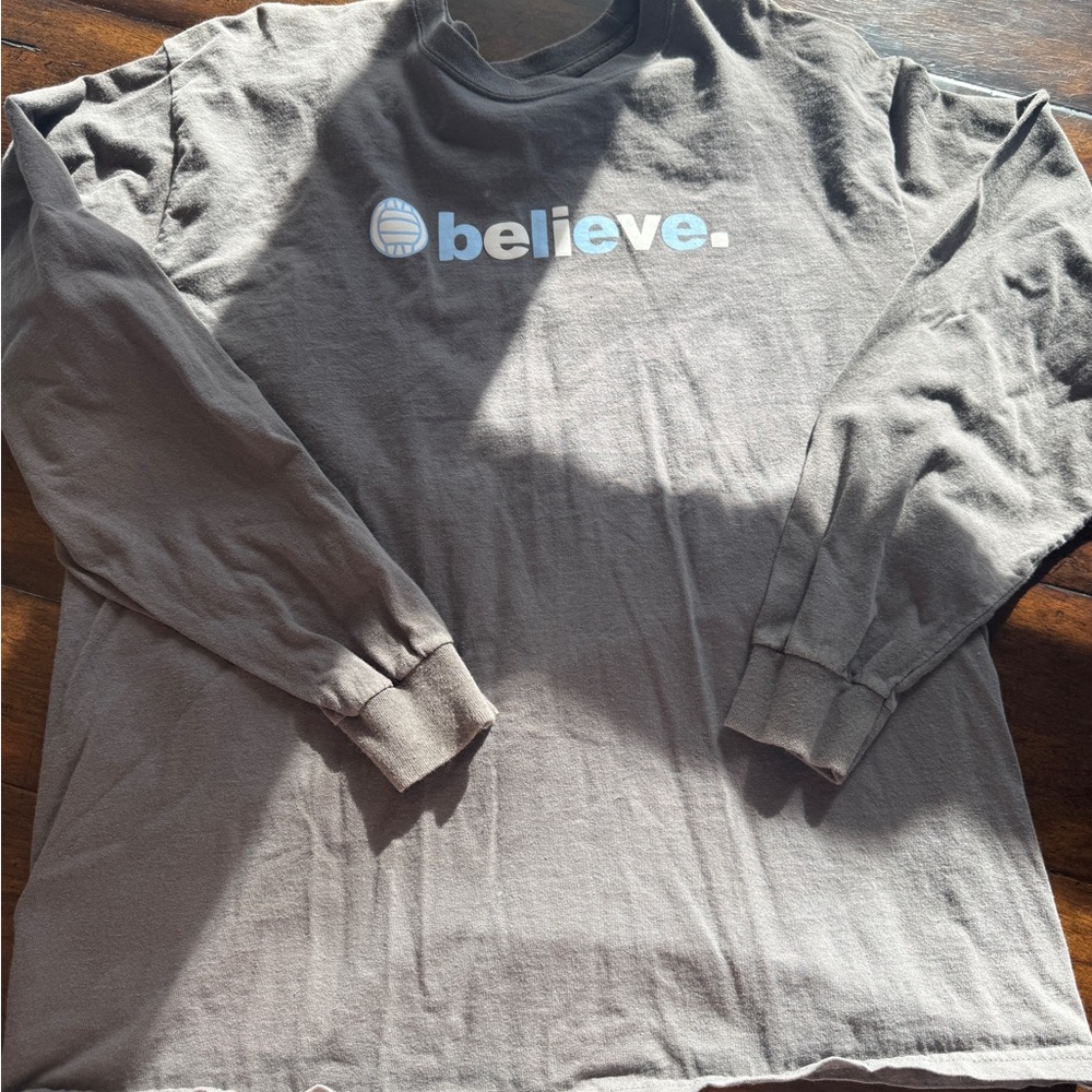 Grey ‘Believe' Long Sleeve Crewneck- Size L/XL - Picture 2 of 7